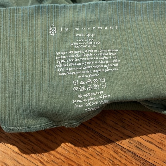 Free People Movement sage/jade bike shorts xs/s - Picture 3 of 4